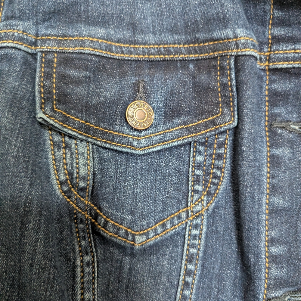 Torrid Denim Jacket NWOT - Picture 4 of 10